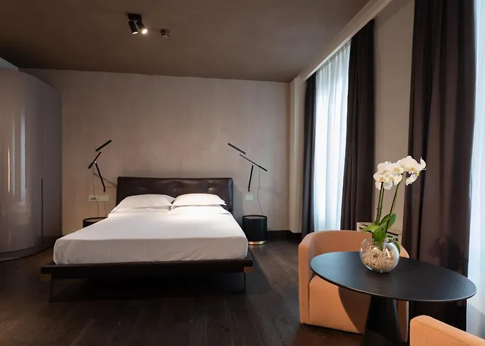 Palazzo Utini نوسيتو